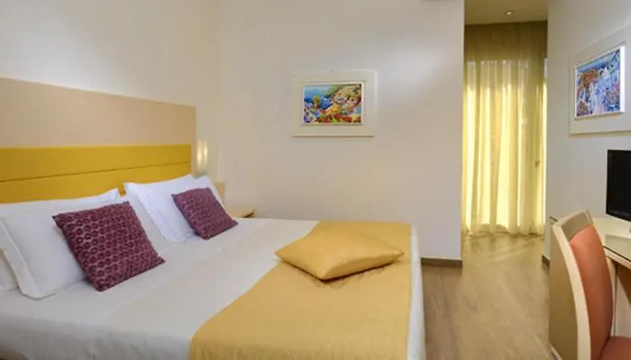 Hotel Orizzonte Беллария-Иджеа-Марина 4*,